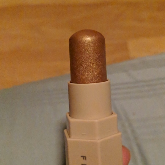 Fenty Beauty Other - fenty beauty RUM highlight match Stick